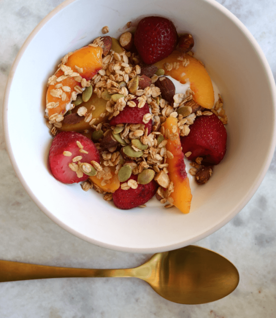 Healthy Granola Recipe (No Butter or Refined Sugar)